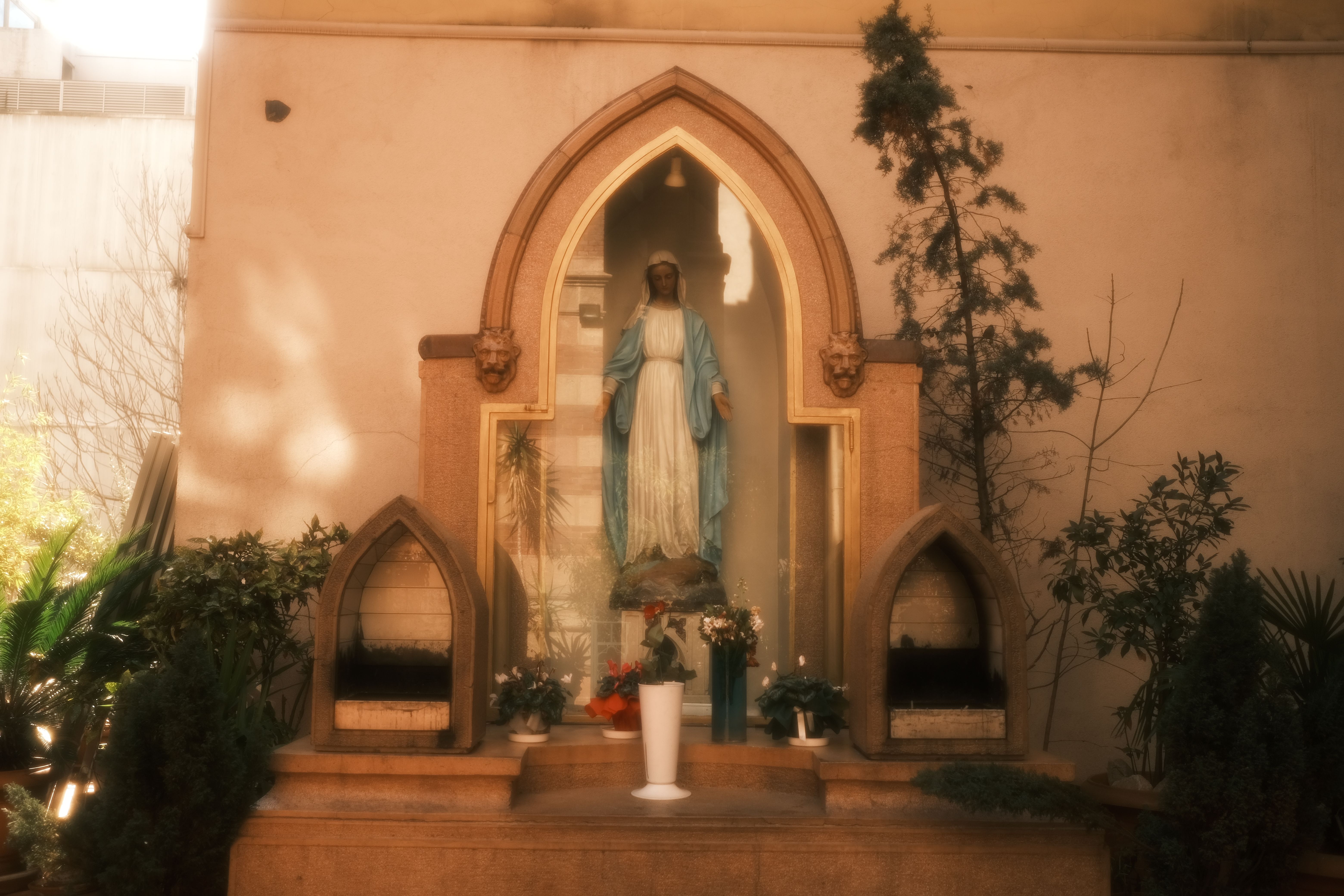 Córsica: profanação de estátua da Virgem Maria causa indignação