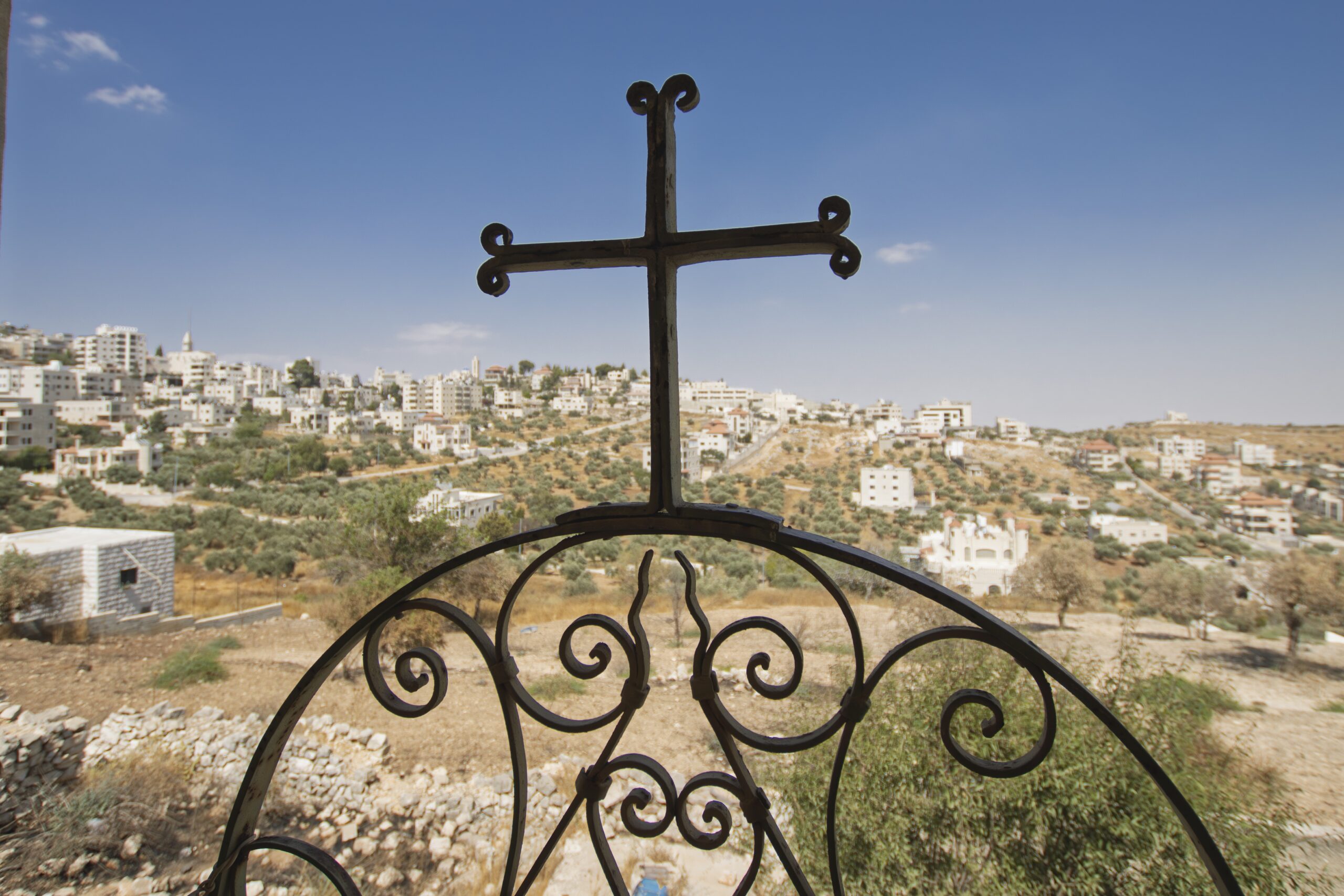 Pároco de Taybeh alerta sobre êxodo cristão: «De que serve conservar uma igreja se as famílias devem