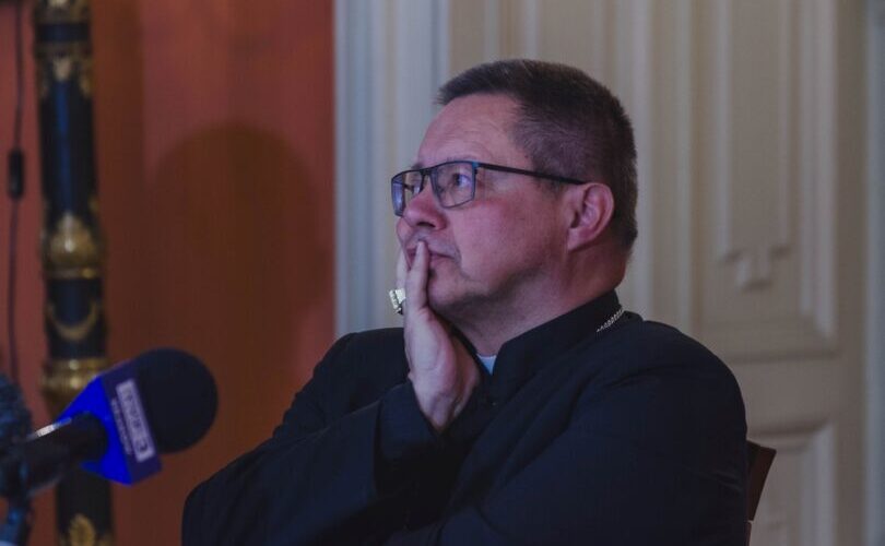 Cardeal heterodoxo afirma que 'toda a Tradição' deve ser lida 'à luz' do Concílio Vaticano II