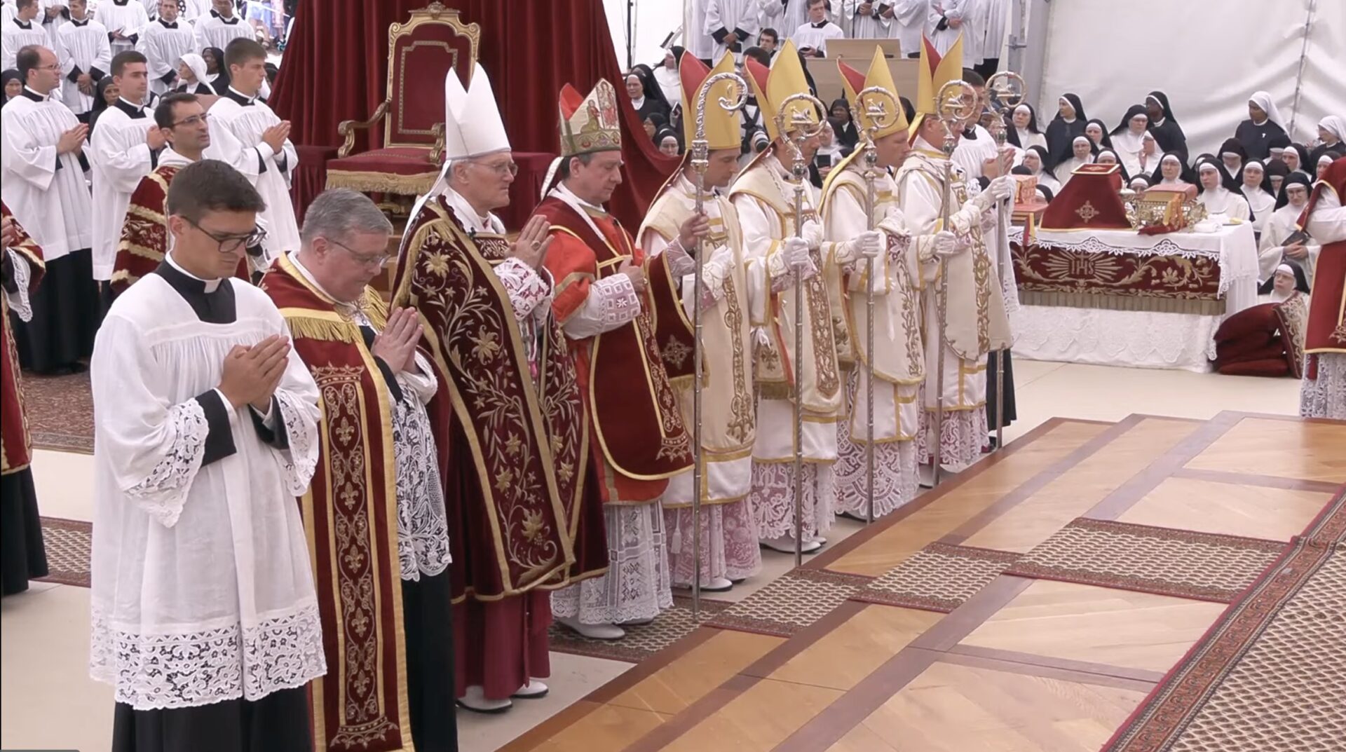 Erro Fundamental da FSSPX: Romper a Comunhão com o Papa