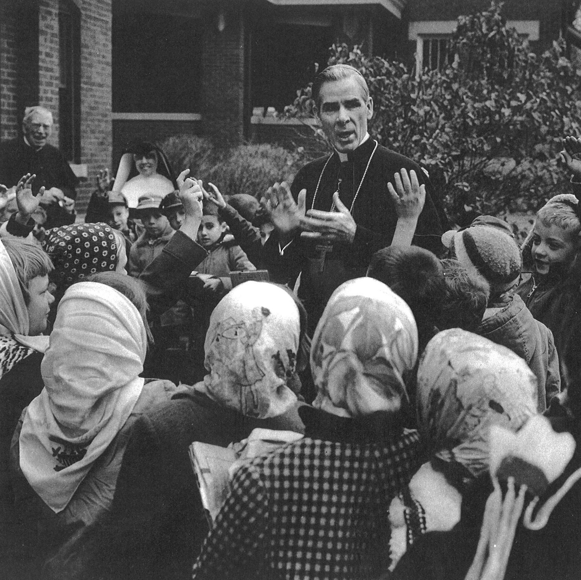 Beato Fulton Sheen e a plenitude da fé: o bispo que denunciou a guerra e amou os pobres