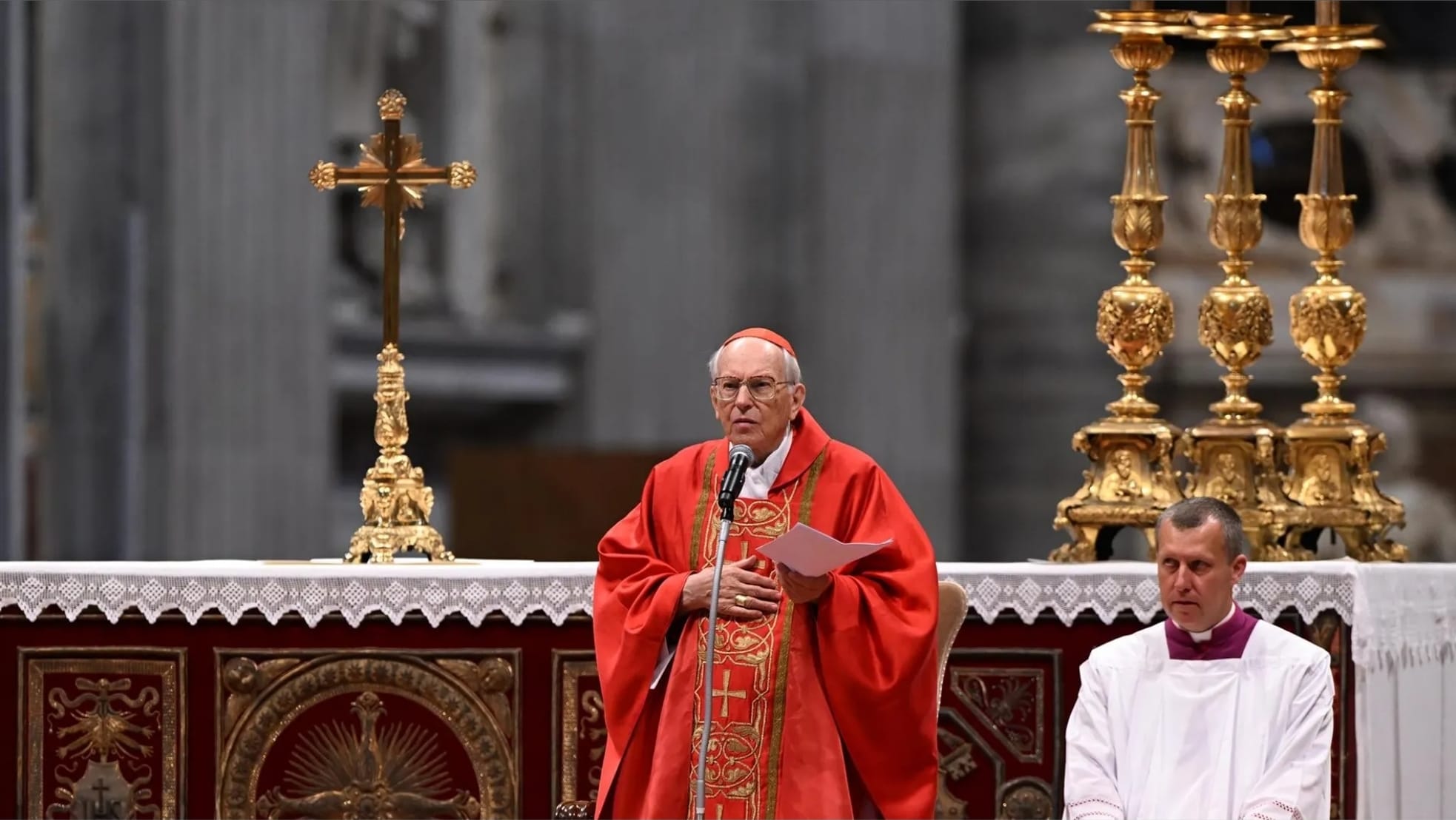 Re renuncia e Tagle presidirá o Sacro Colégio: um decano eleitor após quase duas décadas