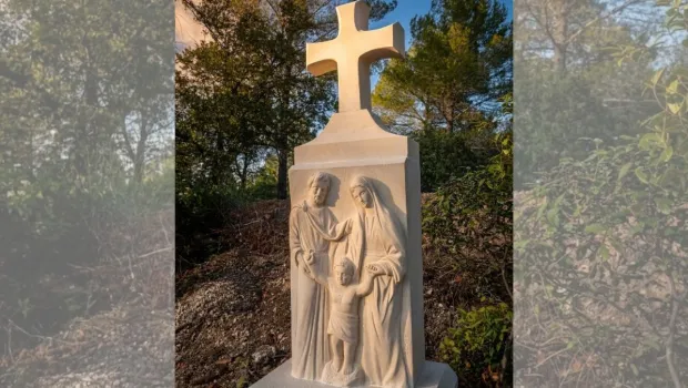 Bênção do Calvário da Sagrada Família em Cotignac