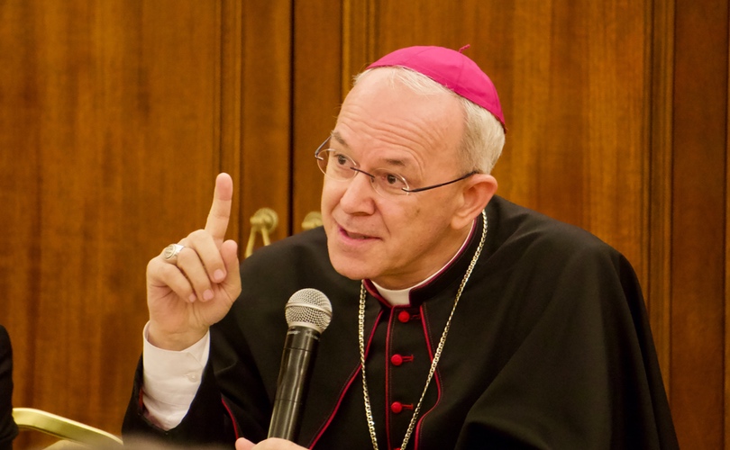 Monsenhor Schneider: hierarquia da Igreja promove 'heresias descaradas' e 'roça a apostasia'