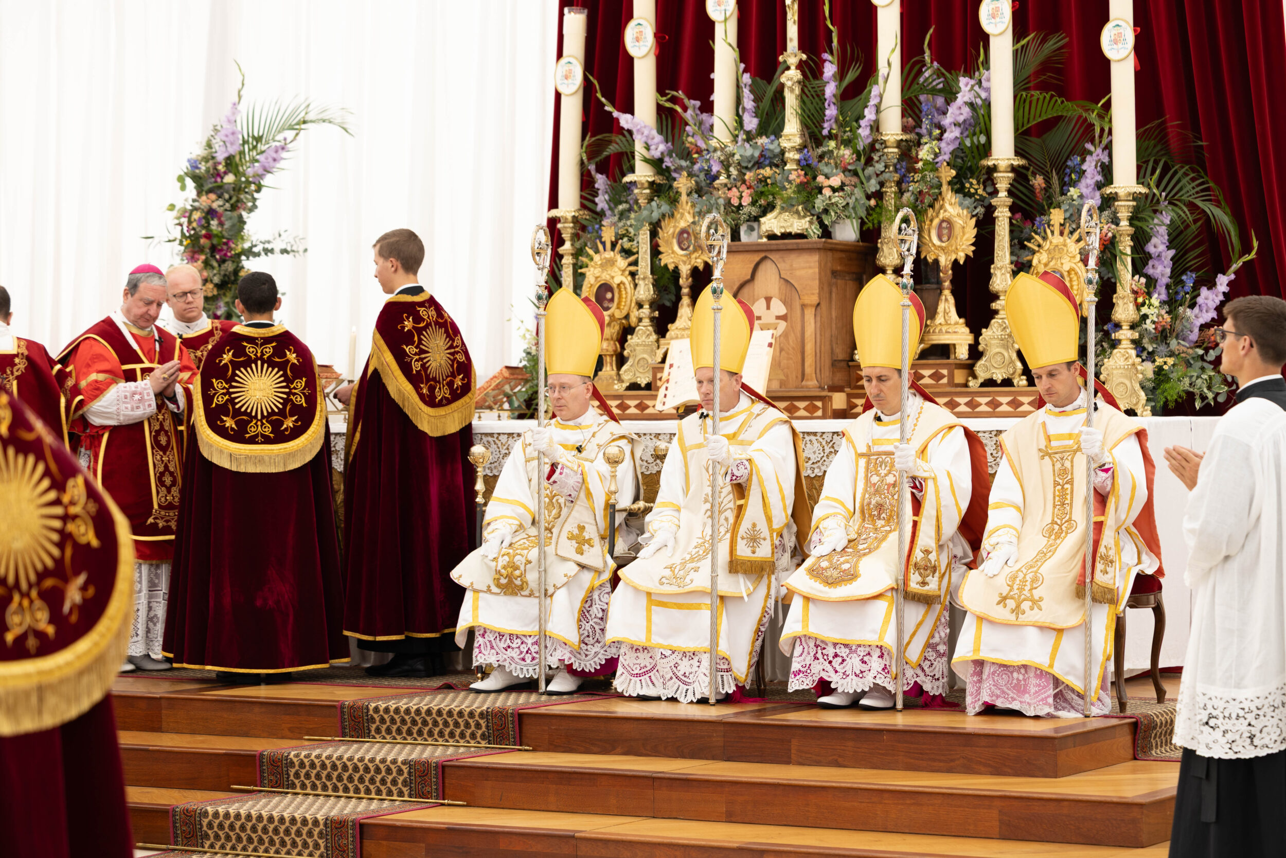Sacres Episcopais em Ecône: FSSPX Realiza Consagrações em 1º de Julho de 2026