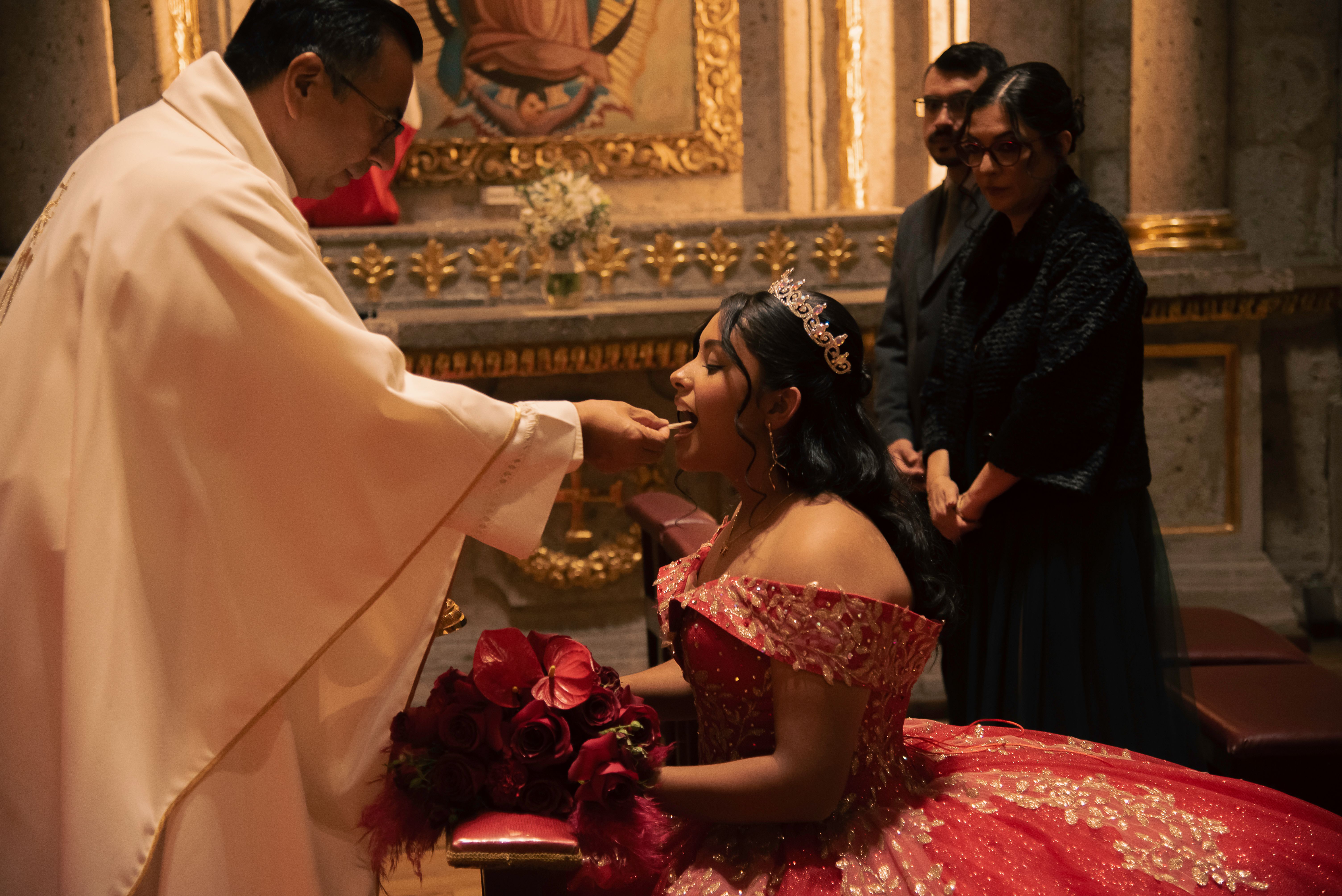 Jovem católica tradicionalista defende Missa Tridentina e provoca debate acalorado