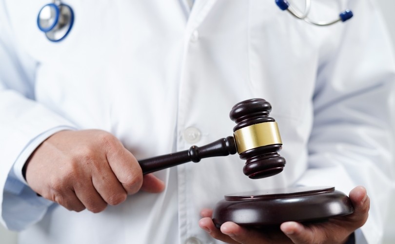 Justiça concede US$ 200 mil ao espólio de bebê abortado em caso inédito de morte injusta