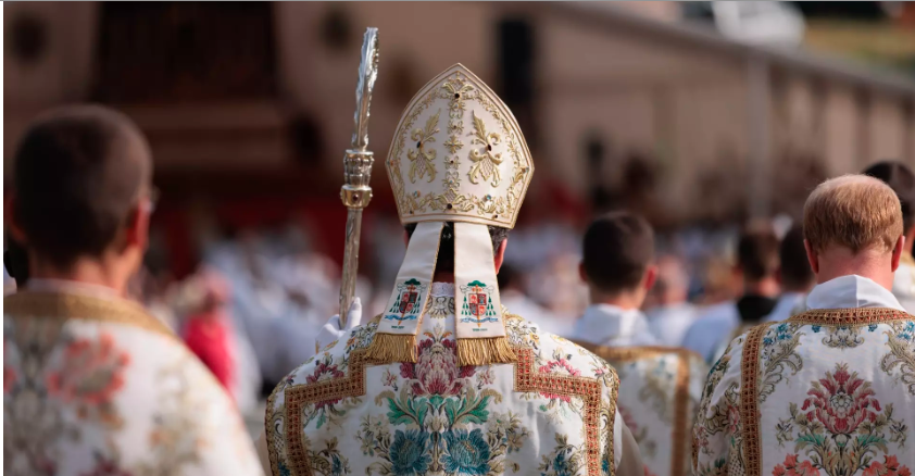 FSSPX defende novas sagrações episcopais com base na doutrina tradicional