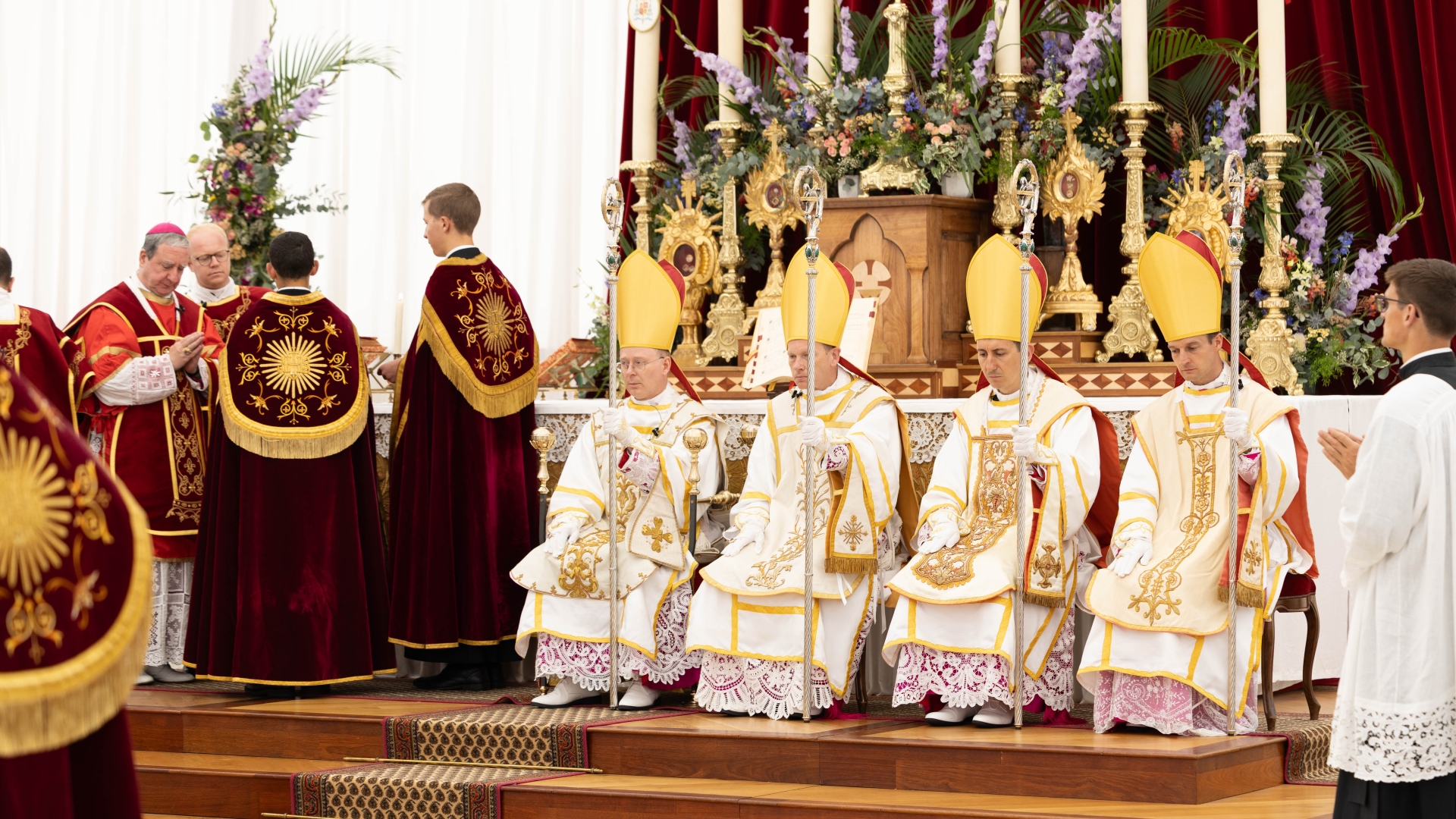 FSSPX defende consagrações de Écône e afirma que excomunhões 'não são infalíveis'