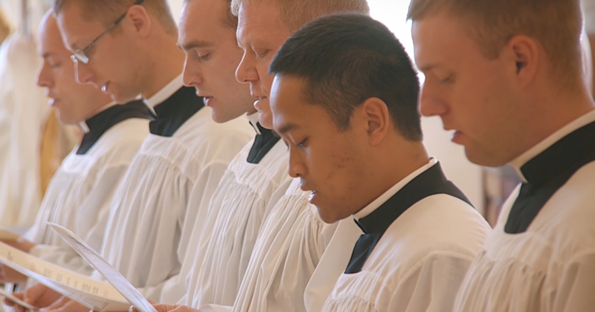 São Miguel: 12 irmãos da FSSPX pronunciam seus Primeiros Votos