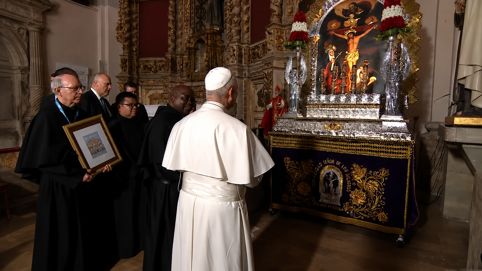 Leão XIV visita a 'catedral dos pobres' no coração do Raval