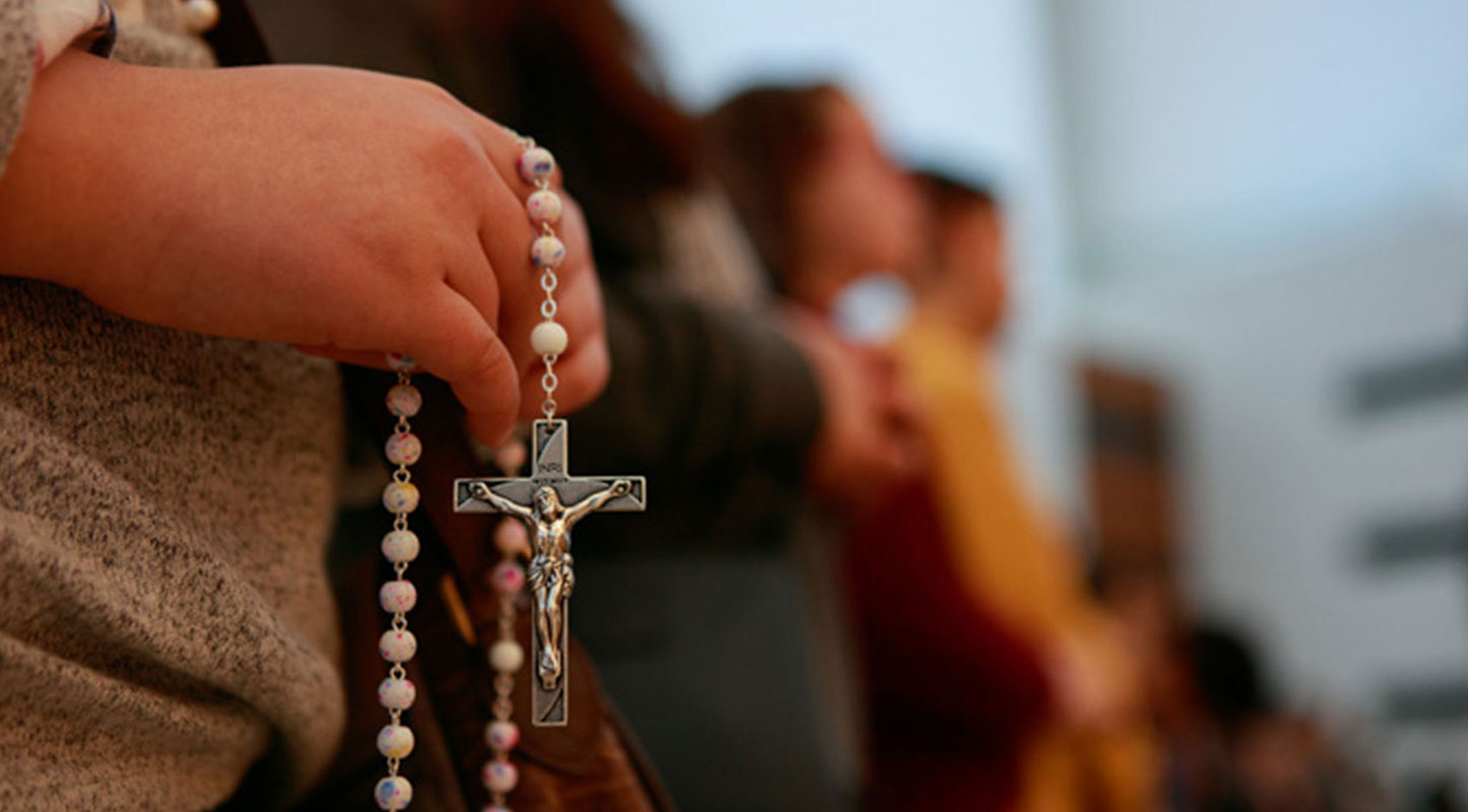 As quinze promessas da Virgem a quem reza o Santo Rosário