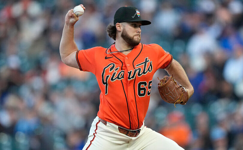 MLB adverte jogadores cristãos do Giants por citar passagem bíblica em bonés do 'Pride Night'