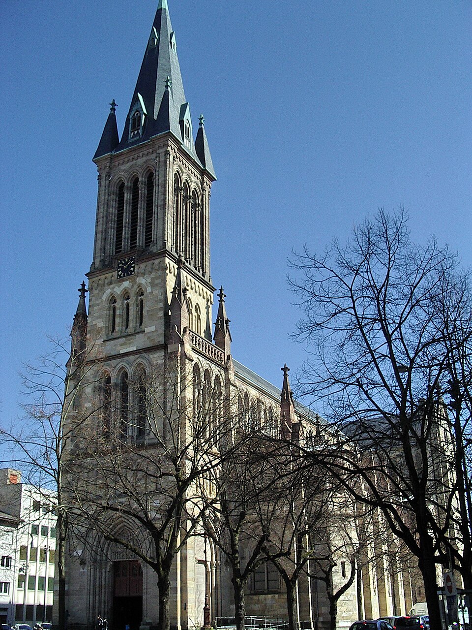 Indivíduo vandaliza igreja em Mulhouse em ato anticristão