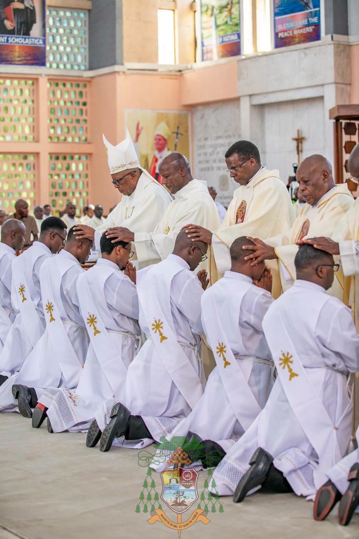 Número de sacerdotes cai no mundo, mas África se destaca com crescimento de 36%