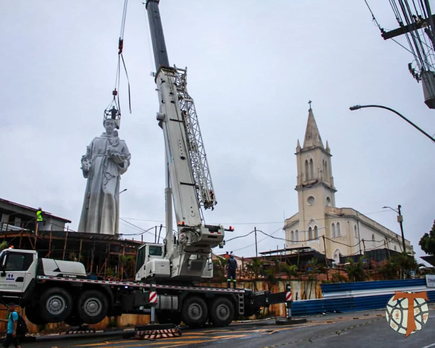 Aracaju ganha imagem monumental de Santo Antônio com 12 metros de altura