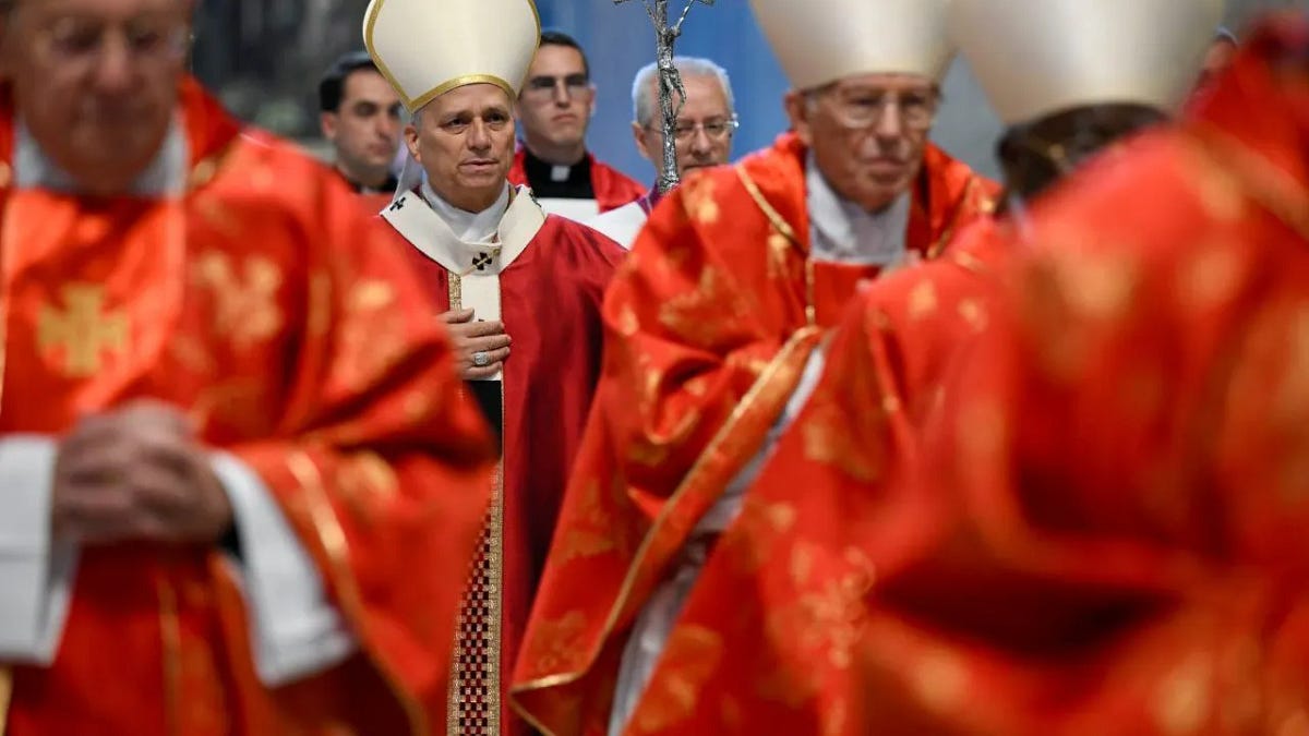 Cardeais debaterão guerra justa e sínodo, não liturgia, no próximo Consistório Extraordinário de Pap