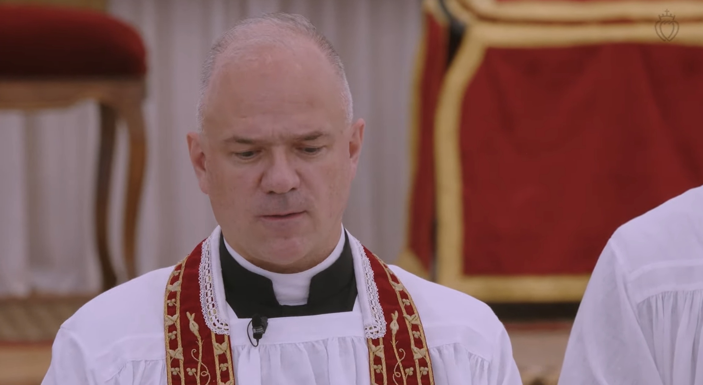Homilia de Pagliarani em Écône: Fé e Tradição para Permanecer na Igreja