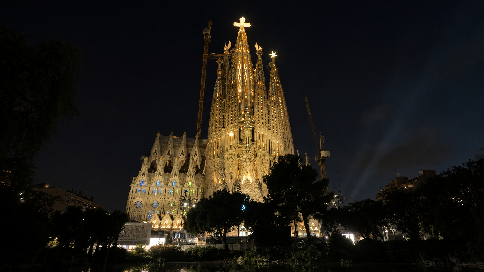 "Papa" Leão XIV abençoa torre de Jesucristo no centenário da morte de Gaudí