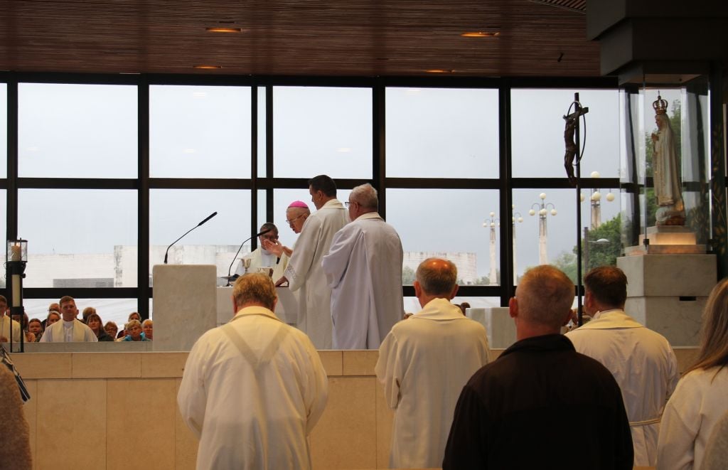 Santuário de Fátima inclui Santa Missa em polonês em seu programa oficial