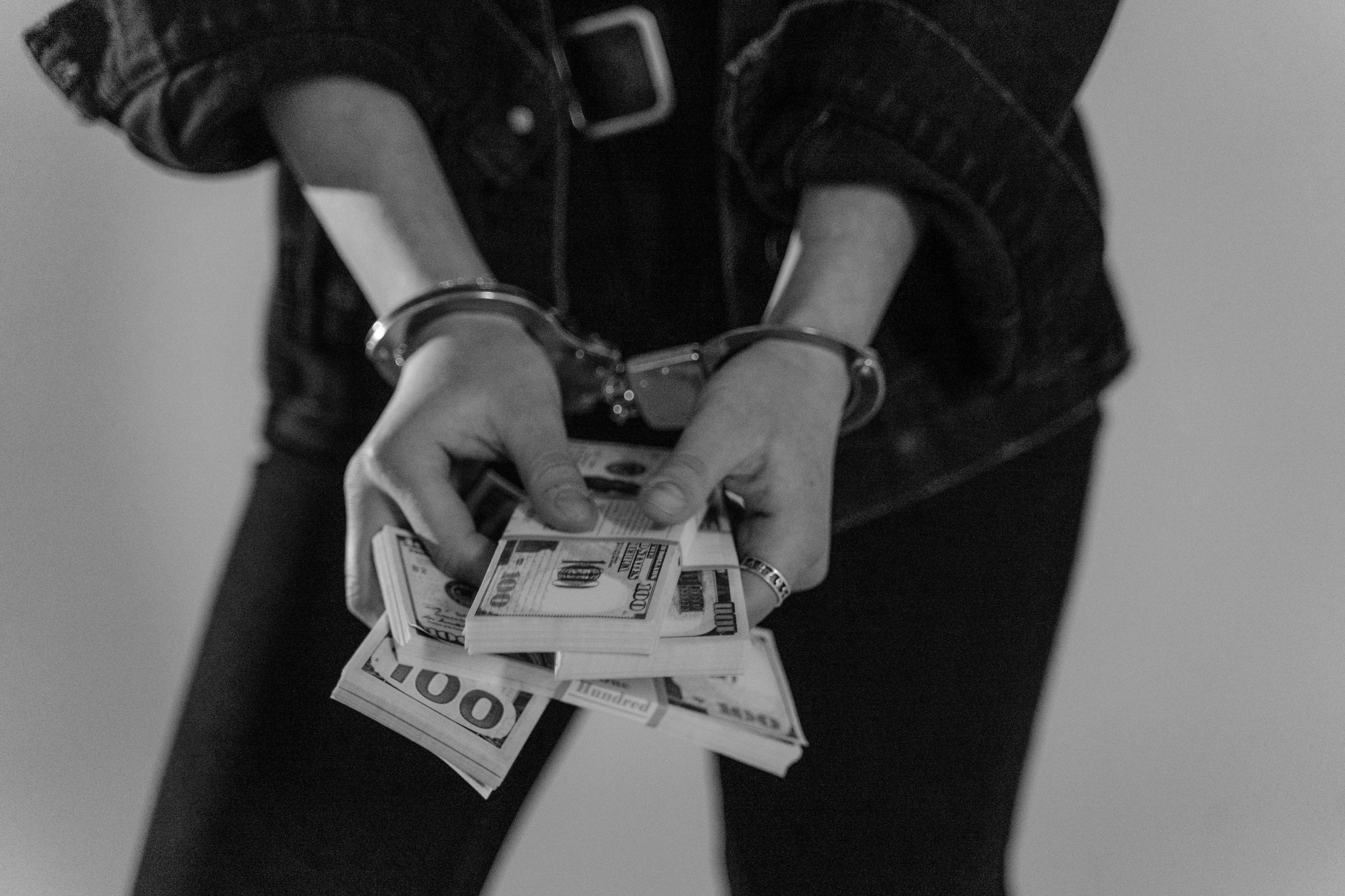 Padre rouba US$ 160 mil da coleta e fundo dos pobres em Kansas City