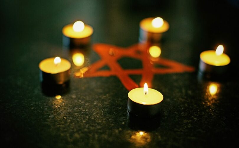 Oração a Satanás abre reunião do conselho municipal de Ottumwa, Iowa: 'Pai das trevas, Salve Satanás