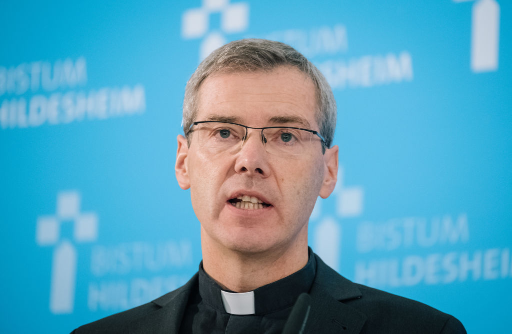 Bispo alemão levará 'experiências' de casais homossexuais à cúpula sobre Amoris Laetitia