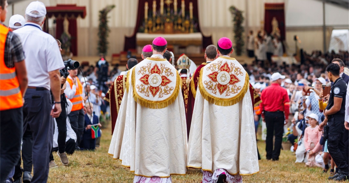 Padre Di Sorco questiona validade canônica do decreto de excomunhão da FSSPX