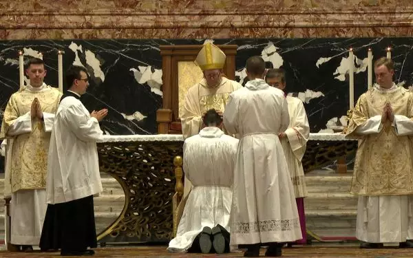 Dezoito diáconos americanos são ordenados em Roma por Dom Robert Barron